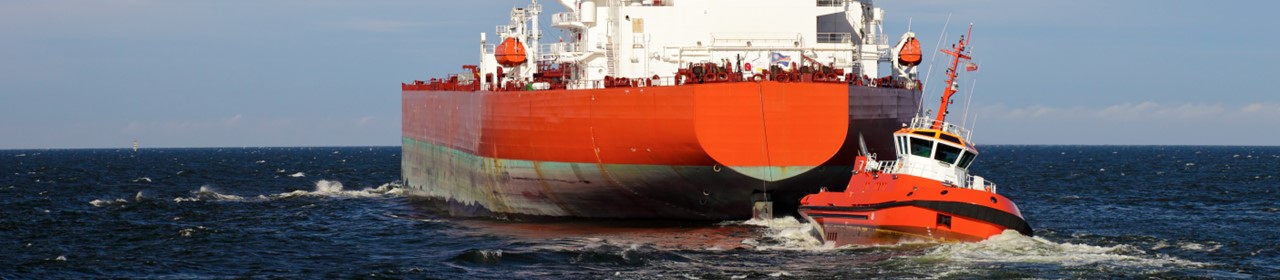escorting-tanker-by-red-tugs-1280x280 (1)