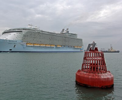 Oasis of the Seas and Cracknore buoy